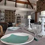 Confortable Proche Moulins Avec Jardin & Poele A Bois - Fr-1-489-463 Holiday home