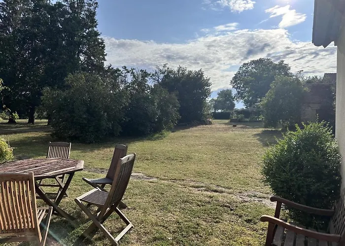 Confortable Proche Moulins Avec Jardin & Poele A Bois - Fr-1-489-463 *